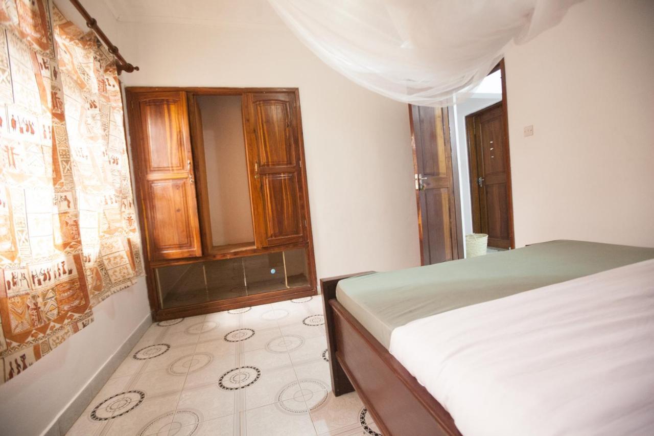 Safari Adventures-House Bed and Breakfast Arusha Exteriör bild