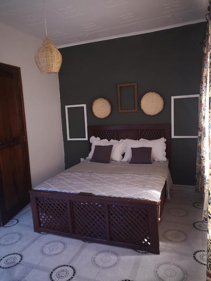 Safari Adventures-House Bed and Breakfast Arusha Exteriör bild