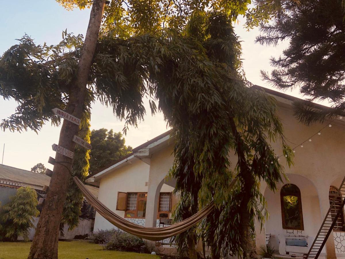 Safari Adventures-House Bed and Breakfast Arusha Exteriör bild