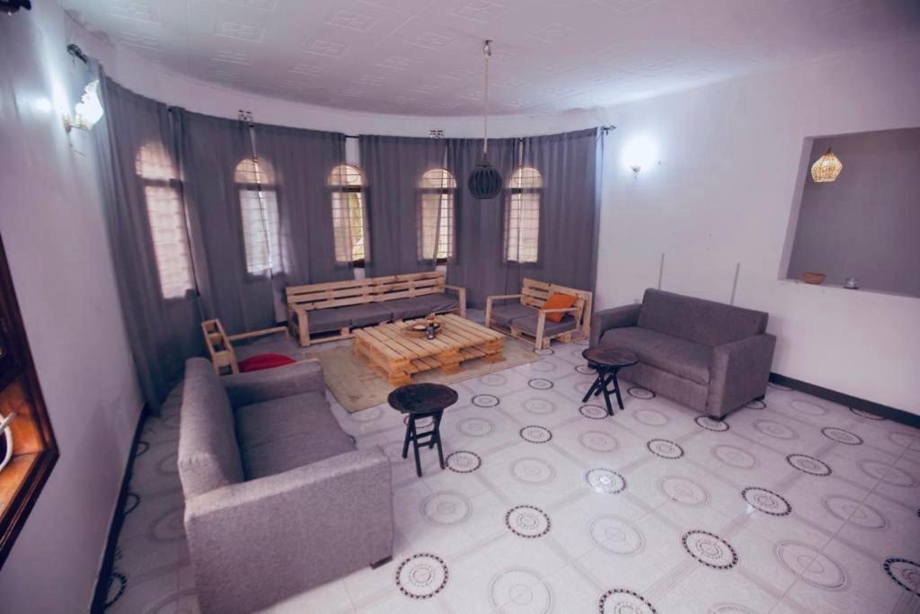 Safari Adventures-House Bed and Breakfast Arusha Exteriör bild