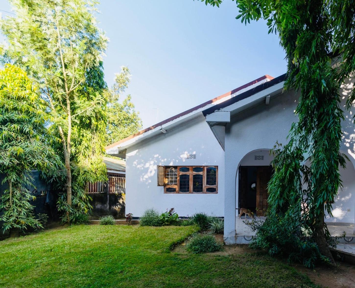 Safari Adventures-House Bed and Breakfast Arusha Exteriör bild